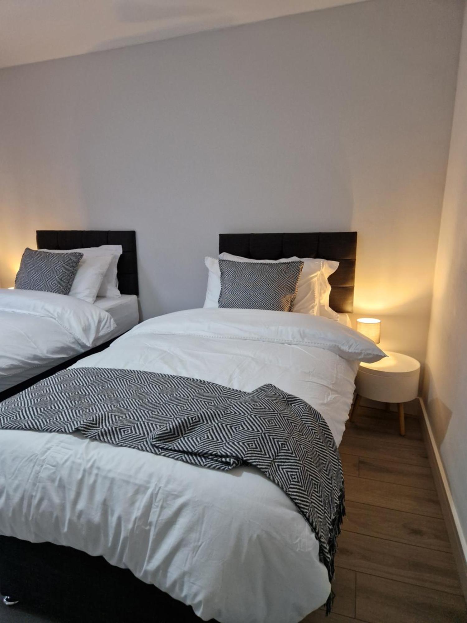 Stylish 2 Bed Home- Short Walk To Tottenham Stadium/Stations Londres Exterior foto