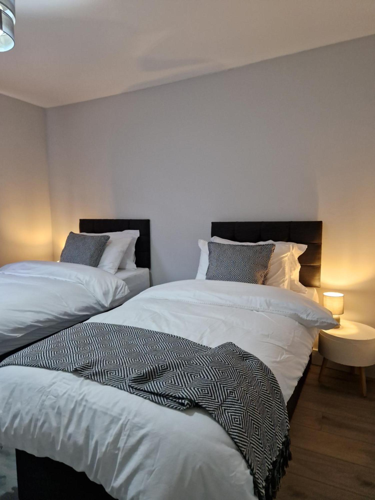 Stylish 2 Bed Home- Short Walk To Tottenham Stadium/Stations Londres Exterior foto